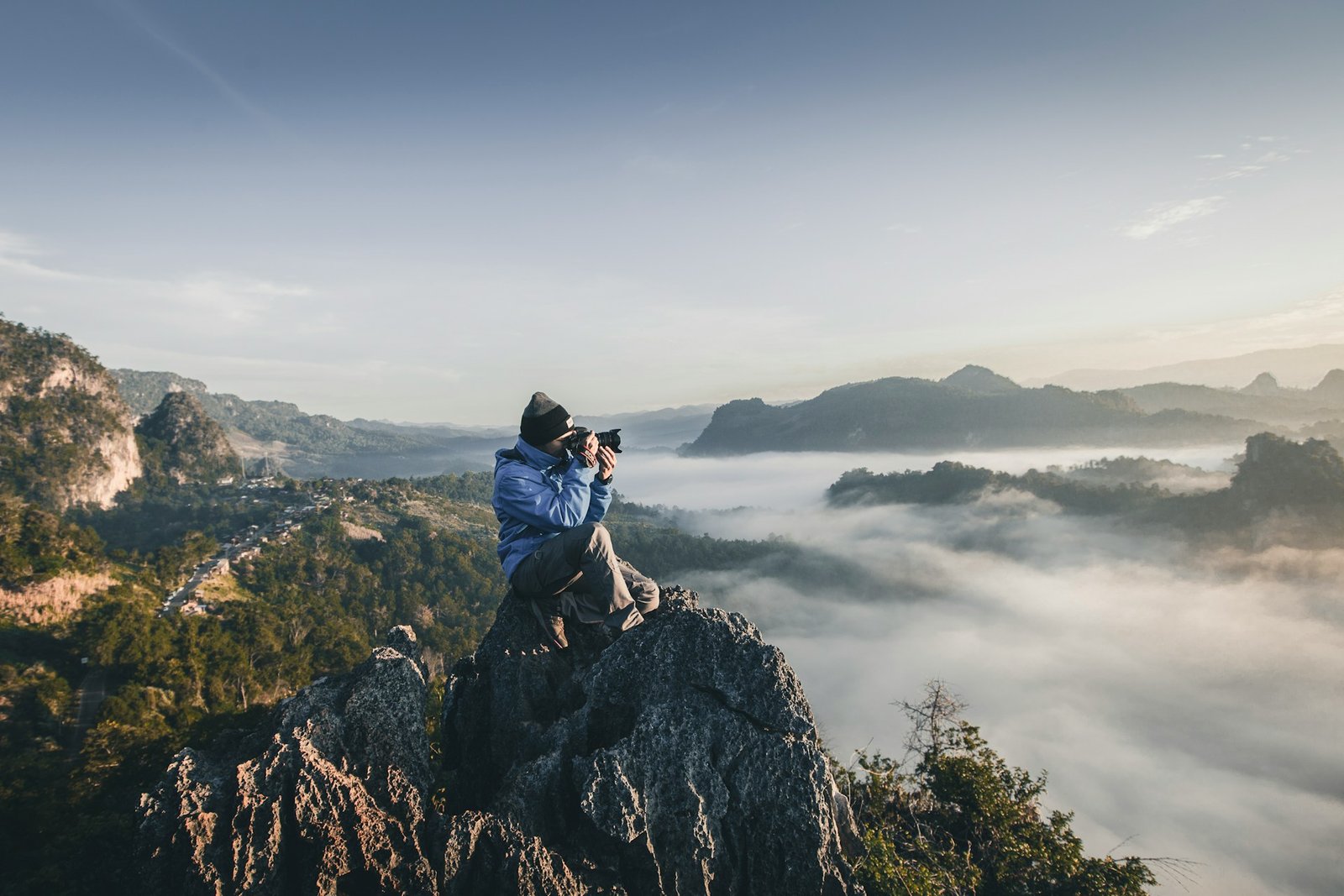 7 Must-Have Accessories Every Travel Photographer Should Pack in 2025 7 Must-Have Accessories Every Travel Photographer Should Pack in 2025